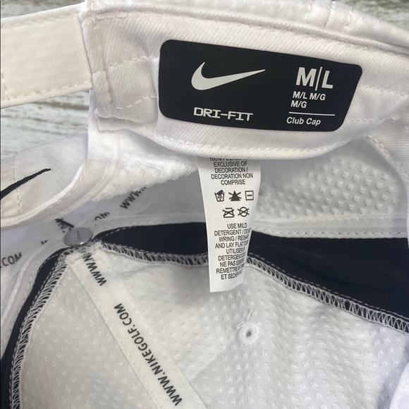 Nike Performance Black and White Sports Cap Sz M/L - Picture 5 of 6